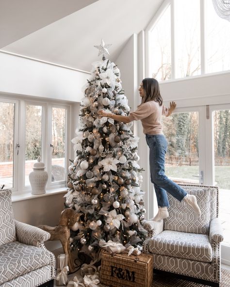 Lydia Millen, Lydia Elise Millen, Slim Artificial Christmas Trees, Chic Christmas Decor, Real Christmas Tree, Christmas Tree Inspiration, Black Christmas Trees, Chic Christmas, Decor Essentials