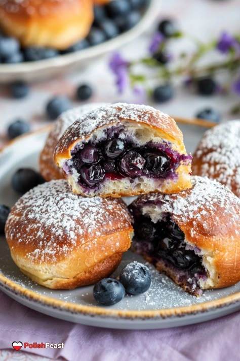 Traditional Polish Jagodzianki (Blueberry Sweet Buns) Quick Breakfast Desserts, Traditional Polish Food Recipes, Blueberry Cream Sweet Buns, Polish Blueberry Buns, Traditional Dessert Recipes, Polish Recipes Traditional, Yeast Dessert Recipes, Polish Sweets, Polish Meals