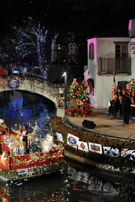 In San Antonio for the Thanksgiving holiday? Head down to the San Antonio River Walk for the must-see Ford River Parade, an annual tradition to kick off the holidays. #SanAntonio #Texas #travel #Christmas San Antonio River Walk, Visit San Antonio, San Antonio Riverwalk, Holiday Parades, Texas Christmas, San Antonio River, Travel Christmas, Christmas Destinations, Late November