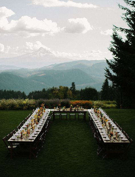 Oregon Wedding with a U-shaped table Wedding Table Layouts, Wedding Reception Seating, Reception Seating, Table Set Up, Oregon Wedding, Green Wedding Shoes, Wedding Seating, Beautiful Mountains, Mountain Wedding