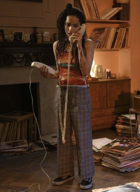 Zoë Kravitz as Rob in High Fidelity • Maison Margiela - Checked wool-blend trousers Zoe Kravitz Style, Zoe Isabella Kravitz, Nick Hornby, Zoe Kravitz, Baggy Trousers, Come Undone, High Fidelity, Top Five, Winter Fits