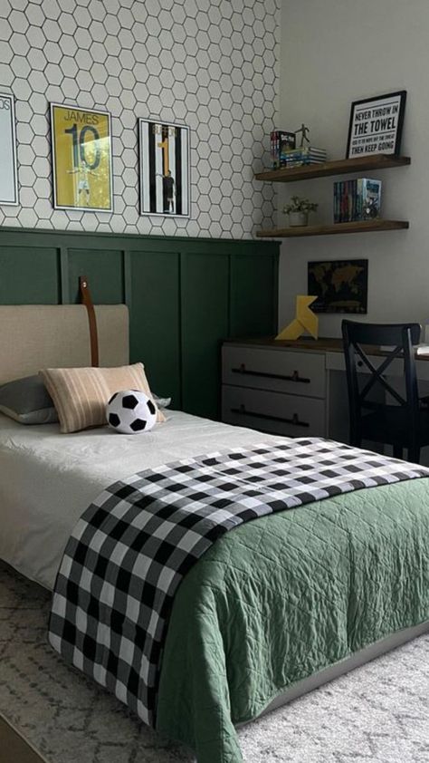 Teen Boy Bedroom Green, Boys Adventure Bedroom Ideas, Bedroom Ideas Boys, Older Boys Bedrooms, Boys Bedroom Green, Green Boys Room, Small Boys Bedrooms