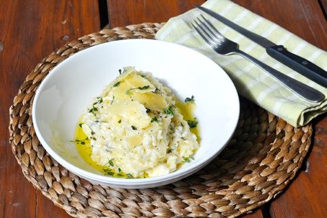 Don’t be afraid, this risotto recipe isn’t tricky. If you stir it continuously… Feta Risotto, Risotto Rice, Lemon Thyme, Risotto Recipe, Low Fodmap Recipes, Risotto Recipes, Organic Chicken, Fodmap Recipes, Food Stuff