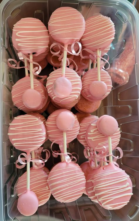 Snacks That Wont Melt, Baby Shower Sweets Table Girl, Baby Shower Girl Dessert Table, Baby Shower Girl Desserts, Baby Shower Sweet Treats, Sweets Table Baby Shower Ideas, Dessert Table Baby Shower Girl, Shades Of Pink Baby Shower Ideas, Baby Shower Treats Girl