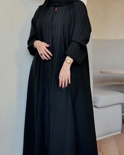 Noire — black formal abaya🖤☕️ 34 BD | 390 SAR (shipping included) #melikacollection Formal Abaya, Abaya Girl, Black Formal, Date Night, Quick Saves, Black