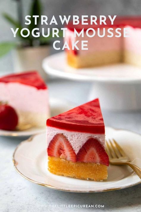 Strawberry yogurt mousse cake is perfect for summer gatherings-from casual picnics to special celebrations. This fresh dessert features a white cake bottom, strawberry mousse filling, and a strawberry gelatin top. #StrawberryMousse #Strawberrycake #YogurtCake Yogurt Mousse Cake, Strawberry Mousse Filling, Fresh Strawberry Desserts, Gelatin Cake, Strawberry Gelatin, Strawberry Mousse Cake, Yogurt Mousse, Mousse Filling, Strawberry Mousse