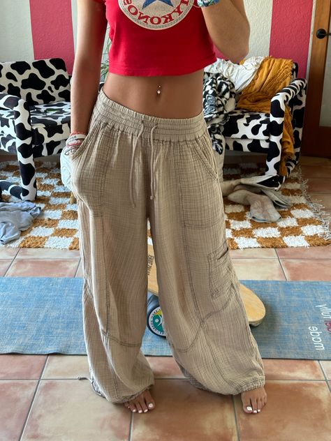 Lexi Hidalgo Outfits, Hippie Pants Outfit, Lexi Hidalgo, Looks Hippie, Boho Fits, Fashion Week 2024, Estilo Hippie, Hippie Outfits, Luxury Goods