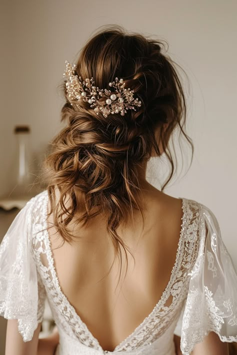 Bohemian Locks, Gorgeous Wedding Hairstyles, Whimsical Hair, Haircut Tips, Romantic Waves, Haircut Tip, Classic Wedding Hair, Summer Wedding Bouquets, Wedding Dresses 2024