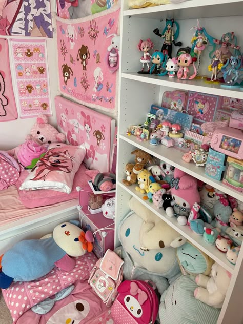 Kawaii Room Inspiration, Sanrio Bedroom, Kawaii Rooms, Sanrio Room, Cutecore Room, Kawaii Room Ideas, Scene Room, Hello Kitty Room Decor, Kawaii Kei