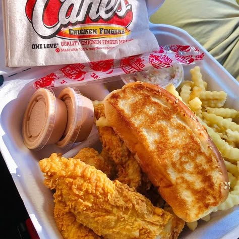 Raising Canes Catering, Raise And Canes, Raising Canes Aesthetic, Rasin Canes Food, Canes Aesthetics, Raisin Canes, Canes Recipe, Canes Food, Canes Sauce