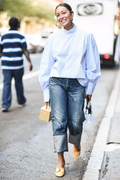 Cuffed Jeans Outfit, Wide Cuff Jeans, Wide Leg Jeans Outfits, Fall Fashion Staples, Wide Leg Jeans Outfit, Cuff Jeans, New York Fashion Week Street Style, New Street Style, Casual Chique