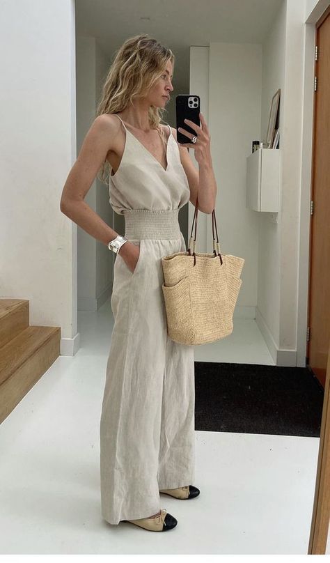 Classy casual summer holidays outfit. #beigejumpsuit #holidaysoutfit #selfie #mirrorselfie #mirror #homedecor #chanel #chanelshoes #chanelballet #beigebag #summerbag #blonde #balayage #summerhair #beigeaesthetic #chic #elegant #beige #ootd #wiwt #beigeoutfit #monochromatic #summer #summeroutfit #style #fashion #luxury #photo #pinterest #elegantoutfit #cleangirl #oldmoney #aesthetic Beige Linen Pants, Spain Outfit, Anouk Yve, Linen Pants Outfit, Resort Dress, Feminine Shoes, Light Knit Sweater, Outfits To Wear, Breezy Dress