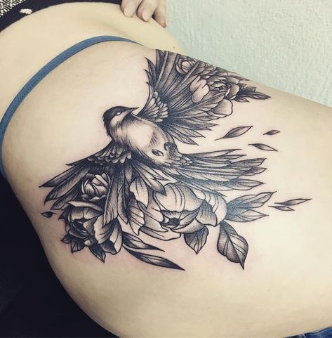 Tattoo Map, Girl Side Tattoos, Daniel Tattoo, Armour Tattoo, Hip Tattoo Designs, Hawk Tattoo, Girl Back Tattoos, Flower Tattoo Sleeve, Flowers Tattoo