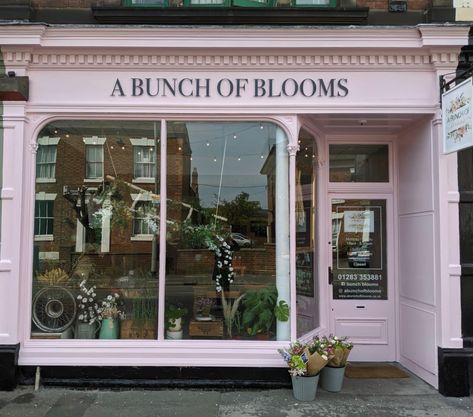 Florist Shop Exterior Store Fronts, Florist Exterior Shop Fronts, Florist Exterior, Flower Shop Signage, Florist Shop Exterior, Flower Shop Exterior Store Fronts, Florist Signage, Flower Shop Exterior, Florist Shop Aesthetic