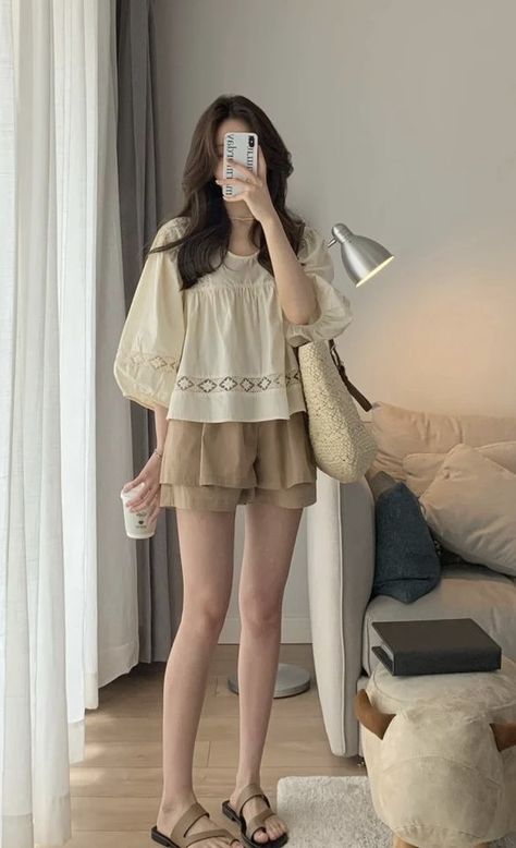 Korean Outfit Street Styles, 사진 촬영 포즈, Fashion Top Outfits, Korean Fashion Dress, Casual Day Outfits, Korean Girl Fashion, Easy Trendy Outfits, Simple Trendy Outfits, Modest Fashion Outfits