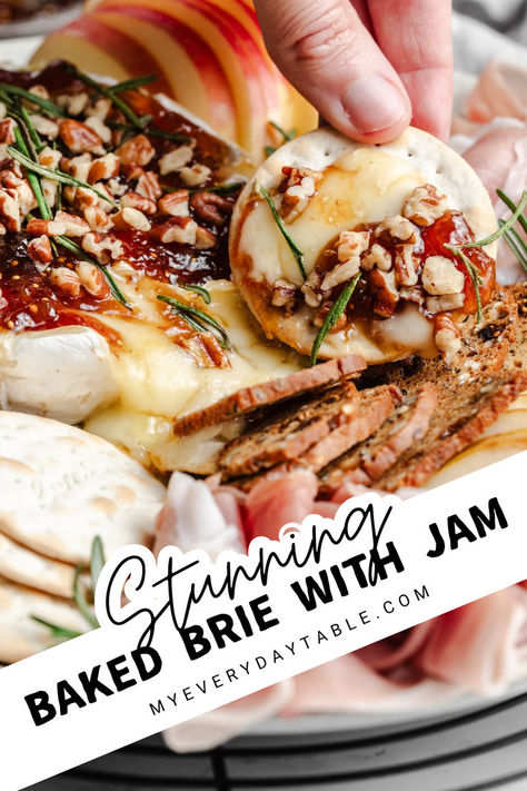 baked brie with jam Brie Recipes Sweet, Baked Brie Fig Pistachio, Baked Brie With Apricot Preserves, Baked Brie With Bacon Jam, Strawberry Baked Brie, Baked Brie With Pepper Jelly, Fig Jam Appetizers, Baked Brie Fig Jam, Best Baked Brie