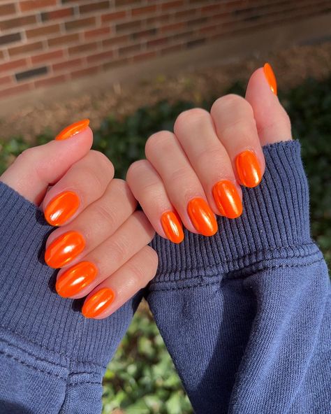 instagram : @nails_by_briannab Orange Nails With Chrome, Orange Chrome Nails Designs, Chrome Orange Nails, Nails Design Orange, Orange Chrome Nails, Orange Nail Ideas, Short Nails Inspo, Customized Nails, Orange Chrome