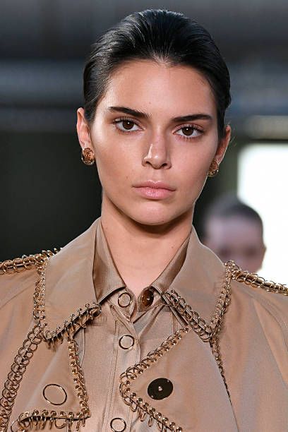 Kendall Jenner Face Shape, Kendall Jenner Face, Kendall Jenner Icons, Face Pose, Jenner Photos, Kendall Jenner Photos, Kylie J, Kendall Style, Kendall Jenner Outfits