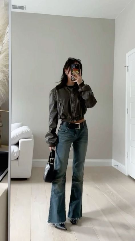 Velvet Green Outfit, Pumps Outfit, University Outfit, Looks Pinterest, Mode Zara, Looks Street Style, Mode Inspo, Outfit Inspo Fall, 가을 패션