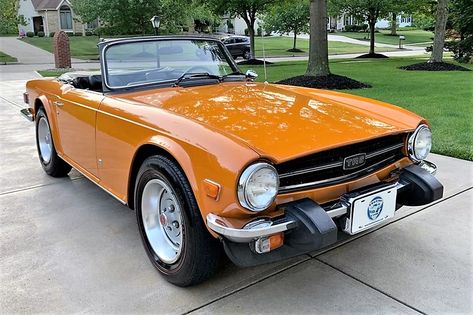 Classic British Cars, Small Sports Cars, Triumph Tr4, Triumph Cars, Triumph Tr6, Triumph Spitfire, Spanish Teaching Resources, British Sports, British Sports Cars