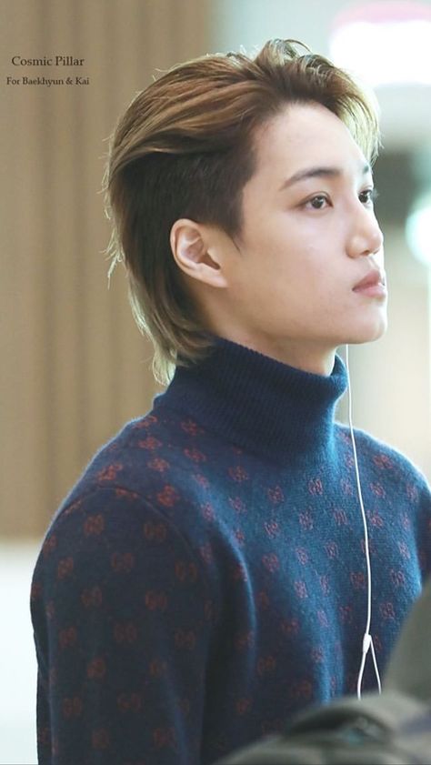 #exo #kai #kimjongin Round Face Men, Exo Jongin, Famous Hairstyles, Exo Airport, Kim Jongdae, Icn Airport, Stylish Haircuts, Round Face Haircuts, Exo Members