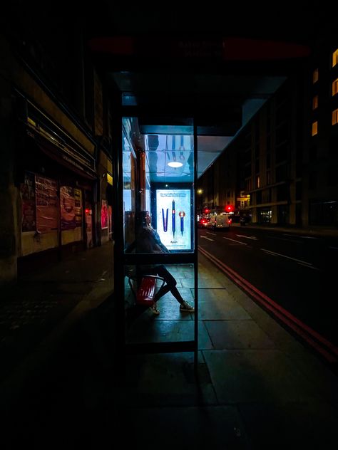 Bus Stop Aesthetic Night, Street Urban Photography, Sense Of Place Photography, Bus Stop Photography, Punisher Aesthetic, Traffic Photography, Taemin Move, Environmental Photography, Manhattan Street