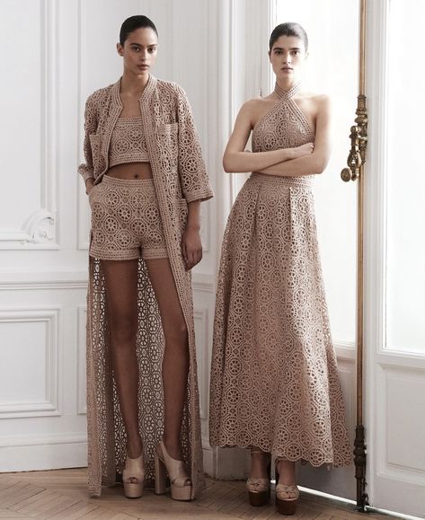 Ellie Saab, Halter Midi Dress, Luxe Fashion, Elie Saab, Fall 2024, Pre Fall, Paris Fashion Week, Fashion News, Fashion Show