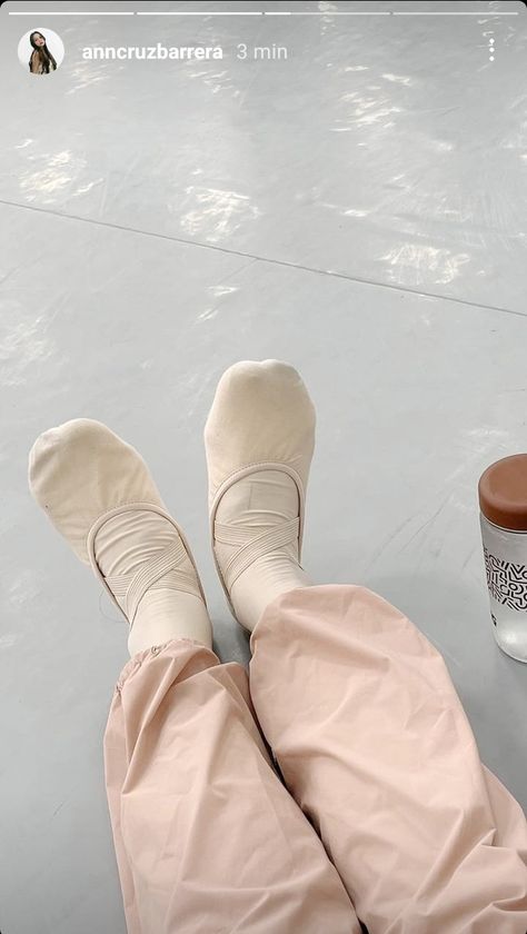 Ballet Instagram Stories, Ballet Class Aesthetic, Ballerina Instagram, Ballet Instagram, Ballerina Workout, Lyrical Shoes, Swan Lake Ballet, Ballet Bag, Ballet Inspiration