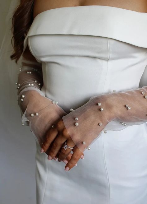 Sheer Pearl Gloves Wedding, Tulle Gloves Wedding Dress, Wedding Gloves With Pearls, White Bridal Gloves, Tulle Bridal Gloves, Bridal Gloves Fingerless, Pearl Wedding Gloves, Wedding Shower Attire, Fingerless Wedding Gloves