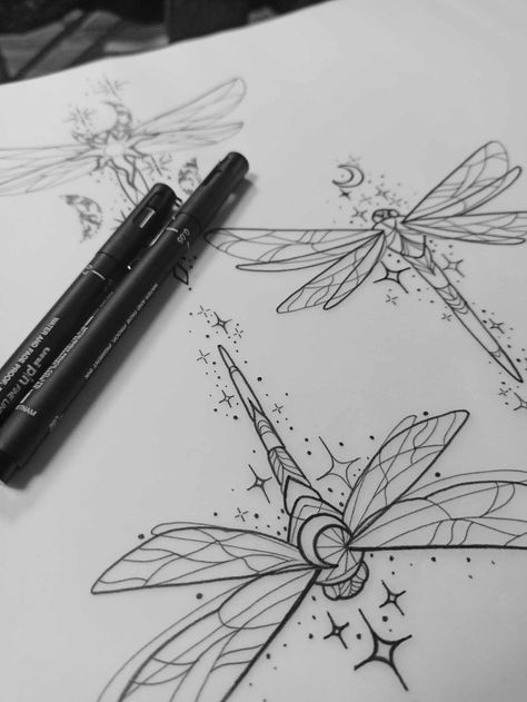 Sweet dragonfly tattoo ideas for everybody Dragonfly Tattoo Ideas, Tattoo Chart, Dragonfly Drawing, Dragonfly Tattoo Design, Throat Tattoo, Small Tats, Mom Tattoo Designs, Knot Tattoo, Red Ink Tattoos