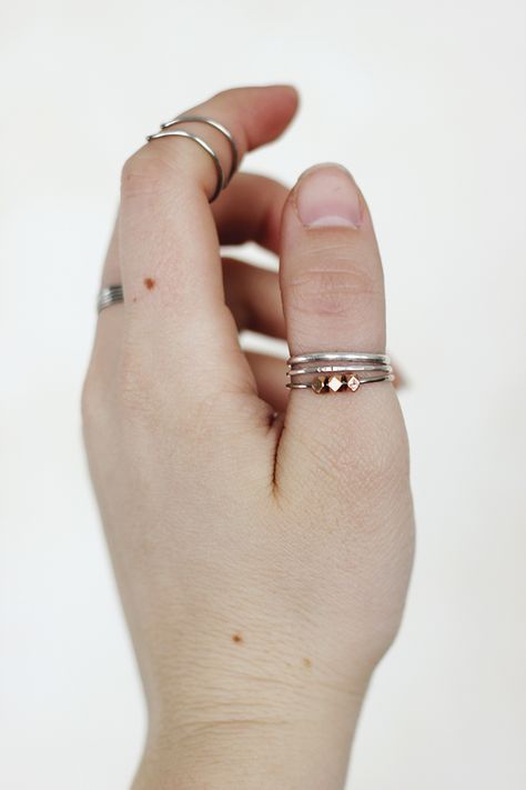 DIY Beaded Ring @themerrythought Wire Soldering, Wired Rings, Wire Jig, Making Rings, Craft Closet, Diy Beaded Rings, Band Necklace, Diy Jewelry Inspiration, Beaded Ring