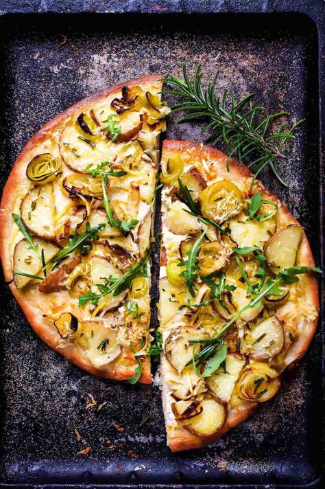 Potato Pizza, Pizza Bianca, Rosemary Potatoes, Whole Wheat Pizza, Pesto Pizza, White Pizza, Ciabatta Bread, Pizza Pie, Flatbread Pizza