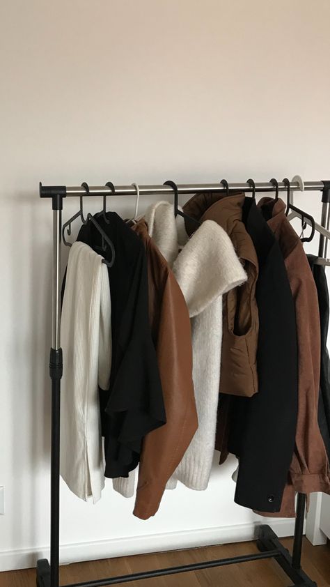 Boujee Minimalist Aesthetic, Black And White And Beige Aesthetic, Black Brown And White Aesthetic, Brown And White Bedroom Aesthetic, Black White Brown Aesthetic, Minimalist Girl Aesthetic, Brown Minimalist Aesthetic, Brown And Black Aesthetic, Black And Brown Aesthetic