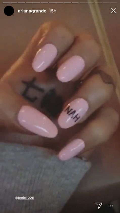 image Ariana Grande Nails, Rodeo Nails, Girl Hacks, Random Dump, Short Gel Nails, Nails Inspo, Valentine's Day Nails, Valentines Nails, Nail Decorations