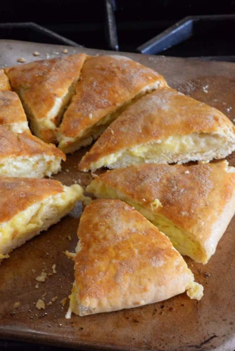 Georgian Khachapuri (Cheese Bread) Flat Bread Recipe Ideas, French Bread Ideas, Bread Recipe Ideas, Georgian Bread, Flat Bread Recipe, Georgian Cuisine, Bread Ideas, Georgian Food, Eastern European Recipes