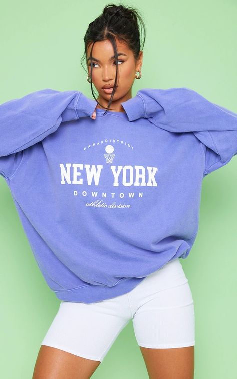 Sweatshirt Model Poses, Casual Instagram Pictures, Hoodie Photoshoot Ideas, Hoodies Photoshoot, Sporty Poses, Hoodie Photoshoot, Purple New York, Apparel Photoshoot, Streetwear Poses