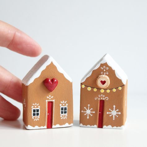 Clay Christmas Decorations, Clay Christmas, Air Dry Clay Projects, Noel Diy, Clay Houses, Christmas Clay, Polymer Clay Christmas, Christmas Gingerbread House, Gingerbread Houses