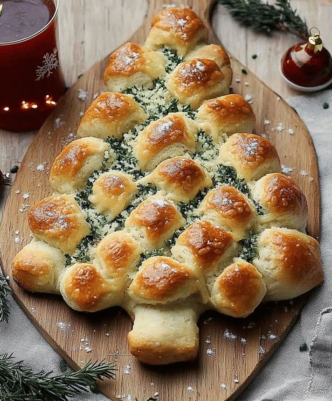 Cheesy Christmas Tree Bread Recipe Christmas Tree Bread Recipes, Tree Bread Christmas, Tree Shaped Bread, Christmas Tree Dinner Rolls, Christmas Tree Cheesy Bread, Cheesy Bread Christmas Tree, Christmas Tree Cheese Bread, Tree Cheese Bread, Bread Board Appetizer