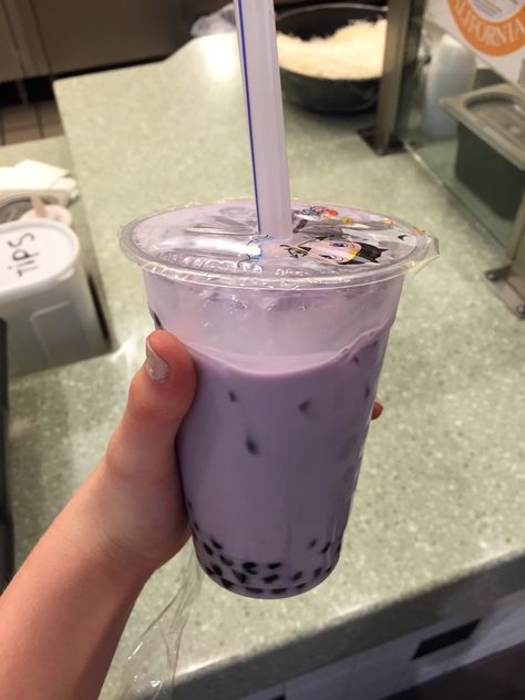 Taro Milk Tea Aesthetic, Taro Bubble Tea Aesthetic, Taro Milk Tea Boba, Taro Milk Tea Recipe, Veronika Core, Taro Boba Tea, Boba Taro, Milky Drinks, Taro Tea