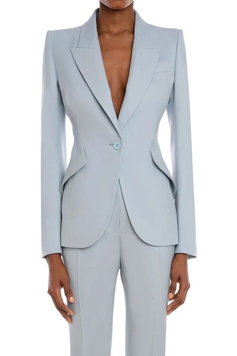 Alexander Mcqueen Women Suit, Single Breasted Blazer Women, Alexander Mcqueen Blazer Women, Lady Suit Design, Suit Jacket Outfits For Women, Alexander Mcqueen Suit, Alexander Mcqueen Blazer, Ladies Suit Design, Single Breasted Suit