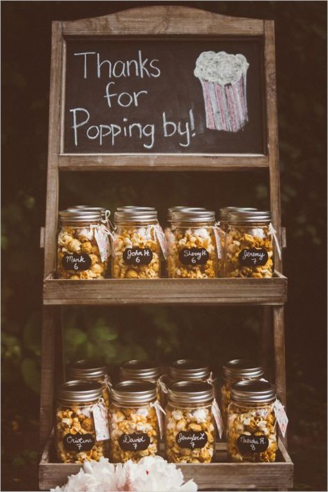 Popcorn Wedding Favors, Popcorn Wedding, Picnic Engagement, Creative Wedding Favors, Wedding Favors And Gifts, Cheap Favors, Edible Wedding Favors, Popcorn Bar, Bar Wedding