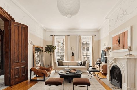 Emily Henderson Design, Tiny Studio Apartments, Marble Chess Set, Brooklyn Heights, All White Kitchen, Ornate Furniture, Old Dressers, Trends 2024, Furniture Styles