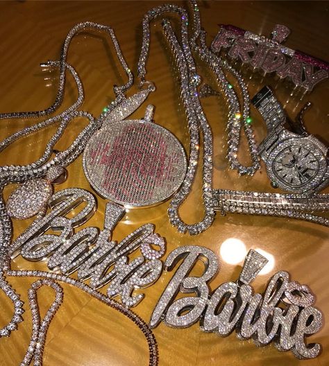 263.6k Likes, 4,754 Comments - Barbie® (@nickiminaj) on Instagram: “The Barbie® chain glow up tho 👅💎” Dope Jewelry, Hip Hop Jewelry, Girly Jewelry, Jewelry Inspo, Pretty Jewellery, Nicki Minaj, Piercing Jewelry, Cute Jewelry, Luxury Jewelry