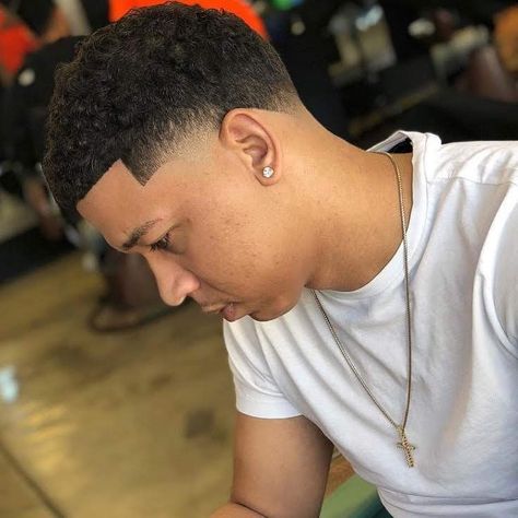 Line Up Haircut, Black Man Haircut Fade, 360 Waves Hair, Temp Fade Haircut, Very Short Hair Men, Waves Hairstyle Men, Fade Haircut Curly Hair, Lil Bibby, Men Fade Haircut Short