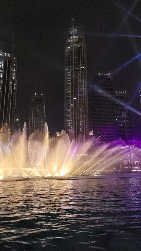 Dubai Habibi, Dubai Fountain Show, Dubai Vibes, 2024 Holidays, Travel Desk, Dubai Night, Dubai Fountain, Dubai Attractions, The Burj Khalifa