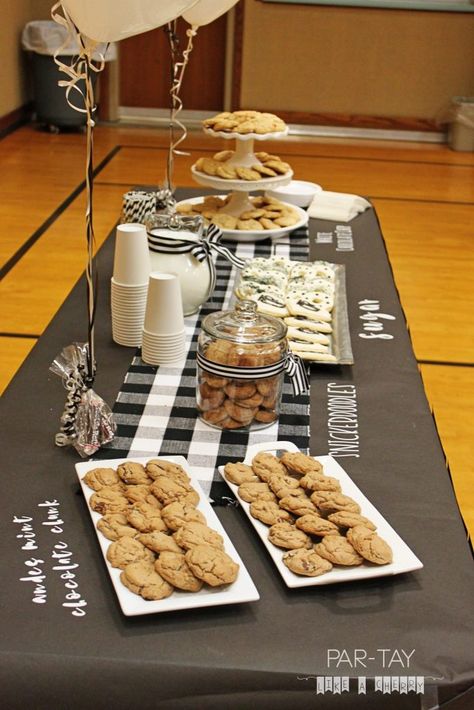 Cookie Bar Display Buffet Tables, Graduation Cookie Bar Display, Cookie Bar Graduation Party, One Smart Cookie Bar Grad Parties, Cookie Bar For Party, Cookie Dessert Bar Display, Cookie Set Up For Party, Dessert Bar Table Ideas, Cookie Station Ideas