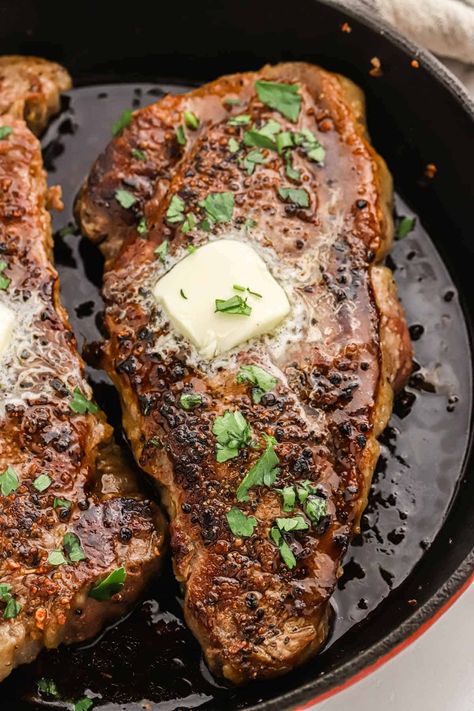 Pan Seared Steak Recipe - Grandbaby Cakes Butter Compound, Butter Herb, Steak And Potatoes, Pan Seared Steak, Pan Steak, Grilled Steak Recipes, Garlic Herb Butter, Garlic Butter Steak, Steak Butter