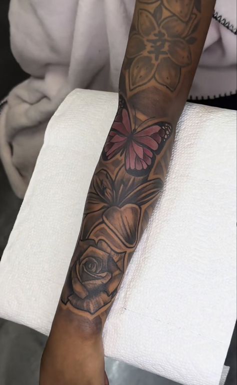 Baddie Tats Arm Sleeve, Sleeve Tattoos Black Women, Baddie Tattoo Ideas Female Sleeve, Sleeve Tattoos Black, Baddie Sleeve Tattoo, Baddie Tattoo Ideas Female, Tattoos Arm Sleeve, Tattoos Black Women, Baddie Tattoo Ideas