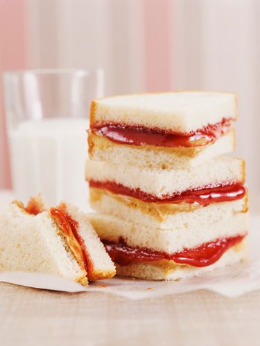 Pbj Sandwich, Pregnancy Food Cravings, Peanut Butter Jelly Sandwich, Pb And J, Pregnancy Food, Diet Snacks, Peanut Butter And Jelly, Low Calorie Snacks, Peanut Butter Jelly