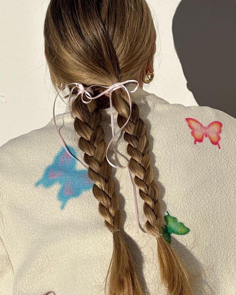 Cross Over Braids, Cross Cross Braids, Crossed Braids, Lauren Ladnier, Criss Cross Applesauce, Cross Braids, Hairstyles For All Hair Types, Hair Arrange, Ribbon Hairstyle